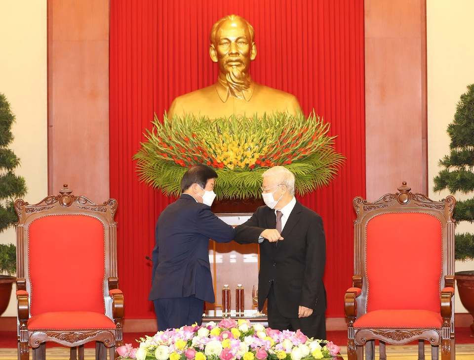 Tổng Bí thư, Chủ tịch nước Nguyễn Phú Trọng tiếp Chủ tịch Quốc hội Hàn Quốc Park Byeong-Seug. (Ảnh: Trí Dũng/TTXVN)