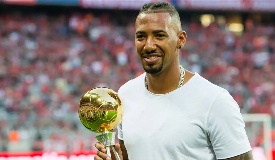 Anh cũng đã giành được nhiều giải thưởng cá nhân. Năm 2016, anh được chọn vào Đội hình tiêu biểu của năm của UEFA và là Cầu thủ xuất sắc nhất năm của Đức. (Nguồn: FcBayern)