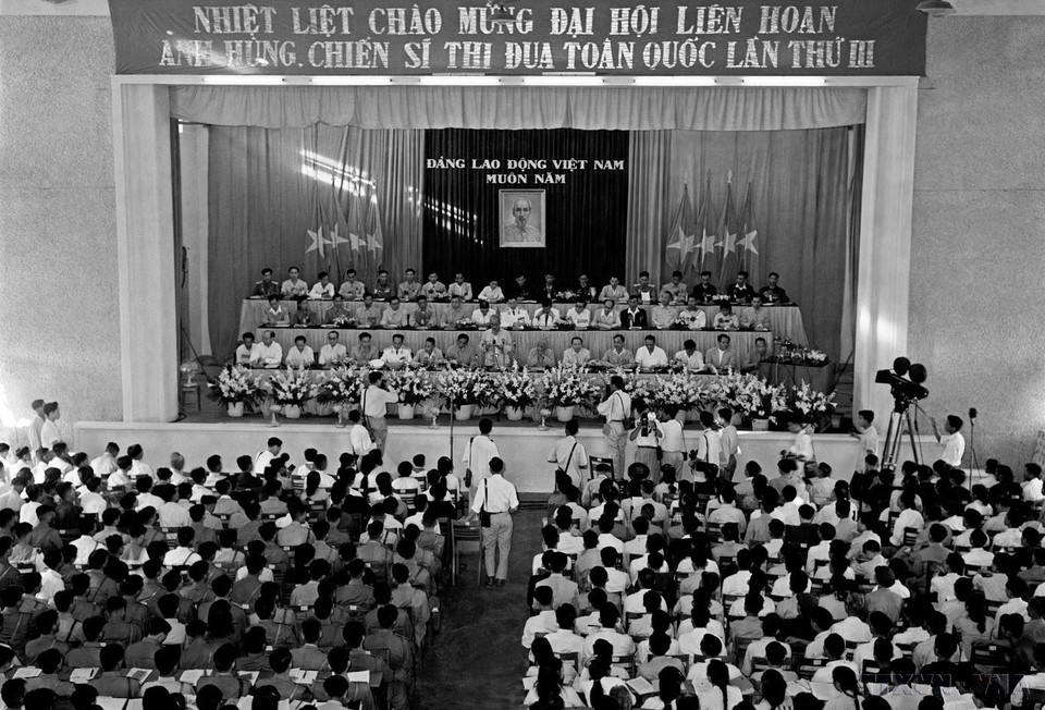Đại hội liên hoan Anh hùng, Chiến sỹ thi đua toàn quốc lần thứ III, diễn ra từ 4-6/5/1962 tại Hà Nội. Chủ tịch Hồ Chí Minh đến dự và phát biểu. (Ảnh: TTXVN)