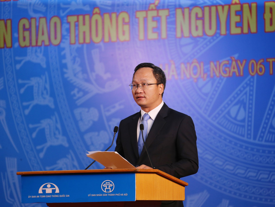 Phó Chủ tịch chuyên trách Ủy ban An toàn giao thông quốc gia Khuất Việt Hùng phát biểu. (Ảnh: Lâm Khánh/TTXVN)