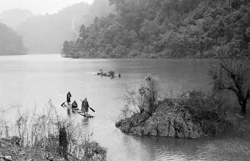 Di tích hồ Hang Then ở huyện Trà Lĩnh, một trong các điểm du lịch hấp dẫn của Cao Bằng (1968). (Ảnh: Vũ Tín/TTXVN)