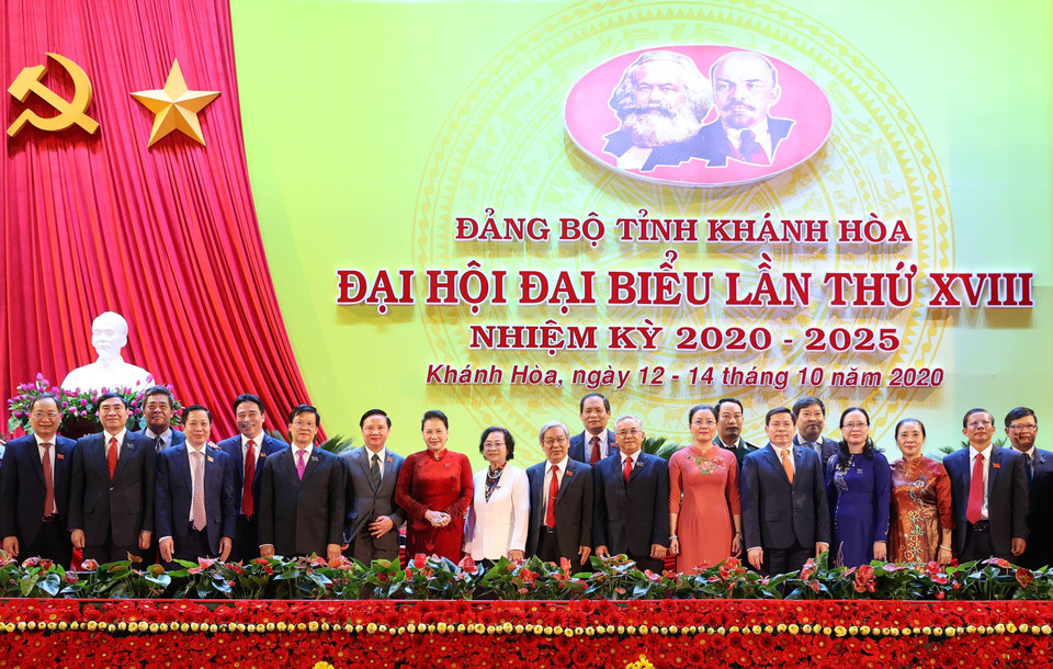 Chủ tịch Quốc hội Nguyễn Thị Kim Ngân với các đại biểu dự đại hội. (Ảnh: Trọng Đức/TTXVN)