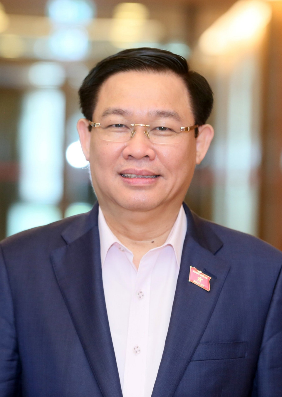 Ông Vương Đình Huệ tiếp tục được bầu làm Bí thư Thành ủy Hà Nội khóa XVII, nhiệm kỳ 2020-2025 với số phiếu tuyệt đối. Trước đó, 497/497 đại biểu nhất trí tín nhiệm đồng chí Vương Đình Huệ, Ủy viên Bộ Chính trị, Bí thư Thành ủy Hà Nội khóa XVI, Trưởng đoàn đại biểu Quốc hội thành phố, Bí thư Đảng ủy Bộ Tư lệnh Thủ đô giữ chức Bí thư Thành ủy Hà Nội khóa XVII. (Nguồn: TTXVN)