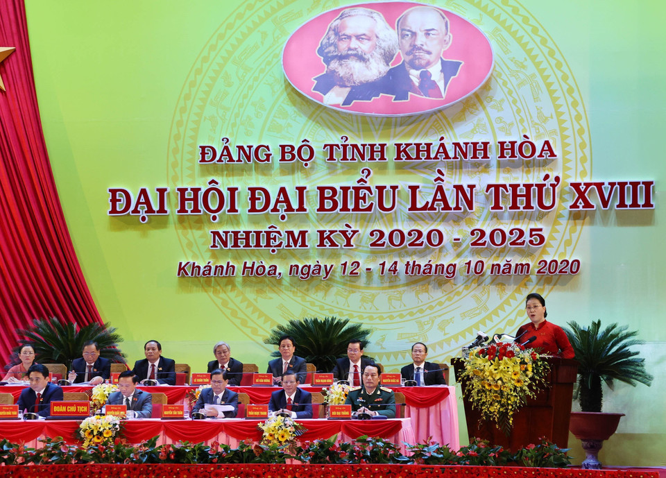 Chủ tịch Quốc hội Nguyễn Thị Kim Ngân phát biểu tại Đại hội đại biểu Đảng bộ tỉnh Khánh Hòa lần thứ XVIII. (Ảnh: Trọng Đức/TTXVN)