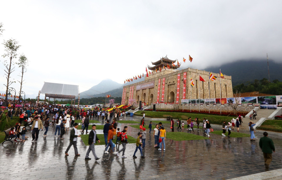 Du khách thập phương đến dự hội Xuân Tây Yên Tử 2019. (Ảnh: Danh Lam/TTXVN)