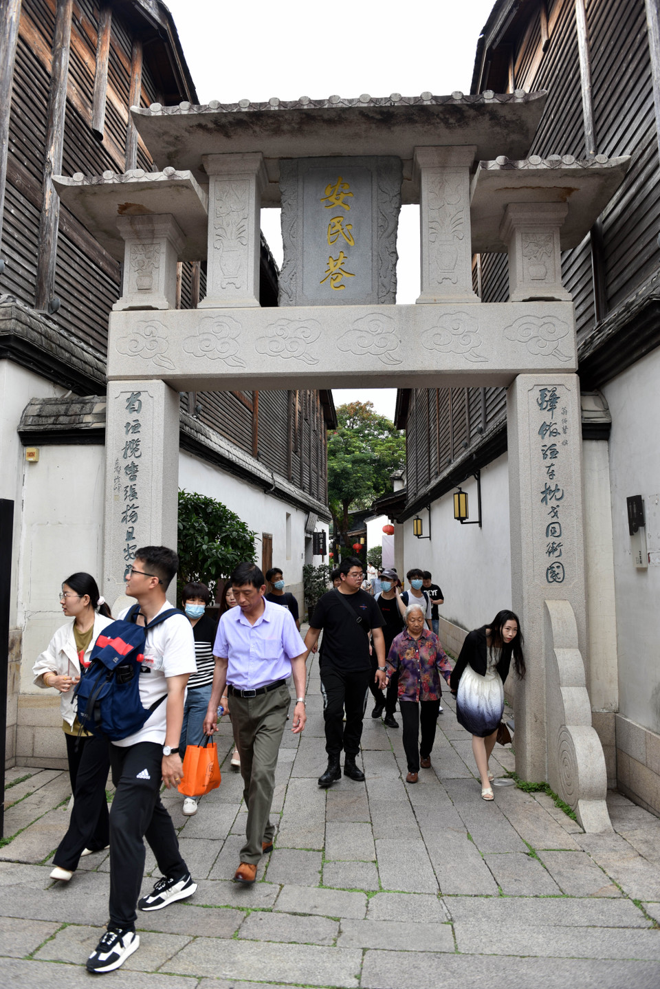 Năm 2012 "Ba phường bảy ngõ” được chọn vào danh sách Di sản Văn hóa Thế giới dự bị. (Ảnh: Thành Dương/Vietnam+)