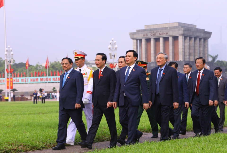 Lãnh đạo Đảng, Nhà nước cùng các đại biểu Quốc hội sang dự Lễ khai mạc Kỳ họp thứ năm, Quốc hội khóa XV. (Ảnh: Văn Điệp/TTXVN)