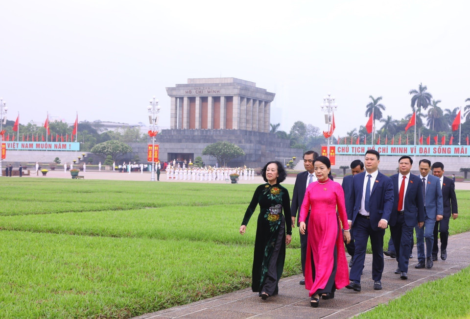 Các đại biểu Quốc hội sang dự Lễ khai mạc Kỳ họp thứ năm, Quốc hội khóa XV. (Ảnh: Văn Điệp/TTXVN)