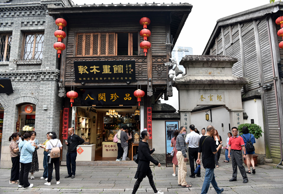 Kết cấu phố phường cổ trong “Ba phường bảy ngõ” đến nay cơ bản vẫn còn nguyên vẹn. (Ảnh: Thành Dương/Vietnam+)