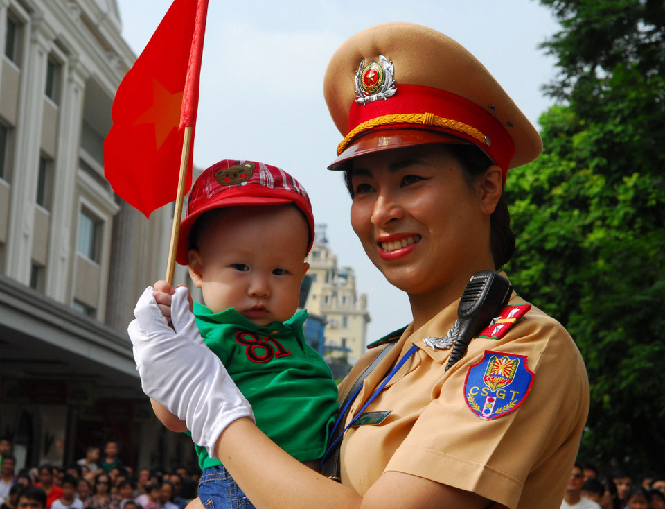 Niềm vui của người dân Việt Nam trong ngày lễ Độc lập. (Ảnh: TTXVN)