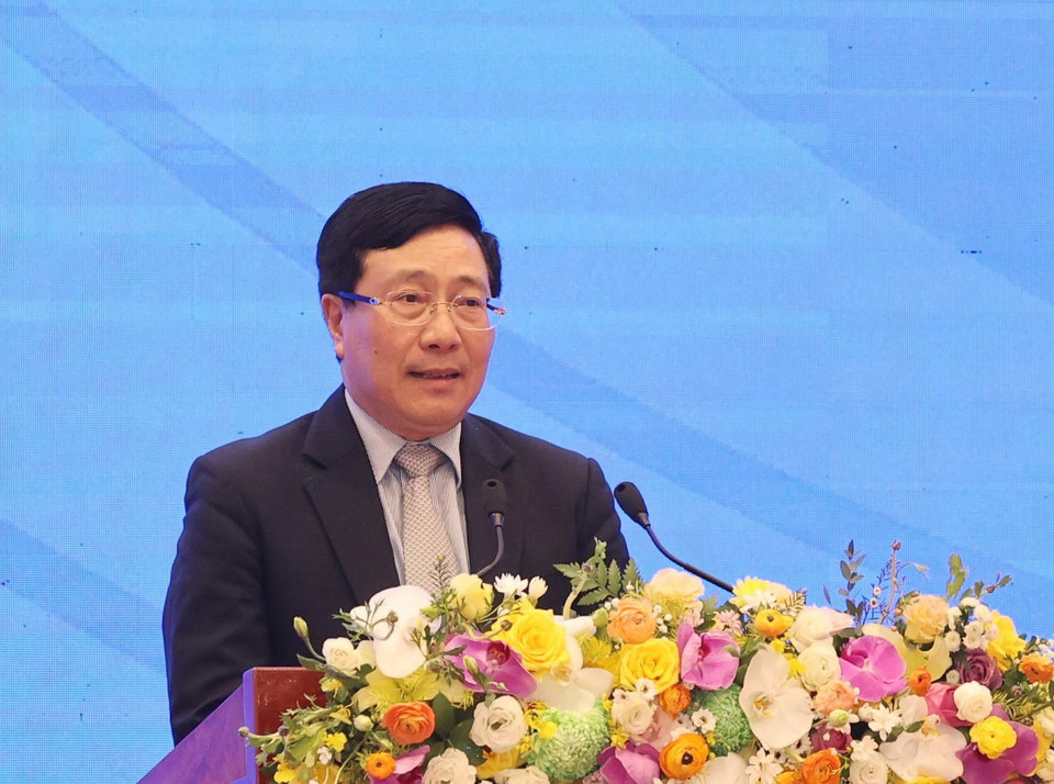 Ủy viên Bộ Chính trị, Phó Thủ tướng, Bộ trưởng Bộ Ngoại giao, Chủ tịch Ủy ban Quốc gia ASEAN 2020 phát biểu. (Ảnh: Thống Nhất/TTXVN)