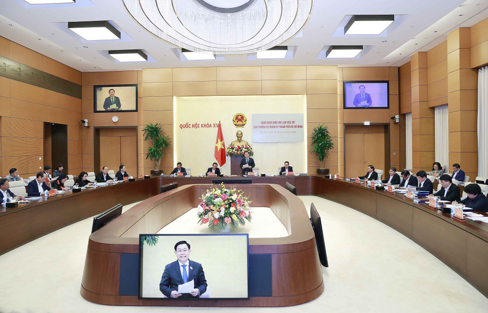 Chủ tịch Quốc hội Vương Đình Huệ phát biểu kết luận buổi làm việc. (Ảnh: Doãn Tấn/TTXVN)