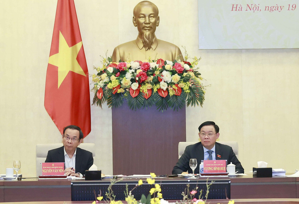 Chủ tịch Quốc hội Vương Đình Huệ chủ trì buổi làm việc. (Ảnh: Doãn Tấn/TTXVN)