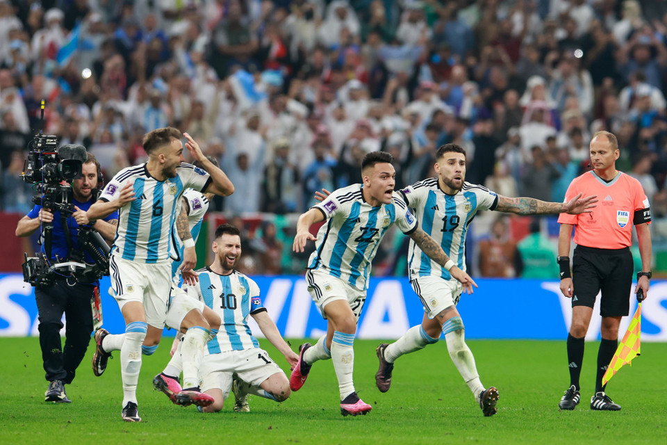 ...mang đến niềm vui vỡ òa cho Messi và các động đội. (Ảnh: Hải An/Vietnam+)