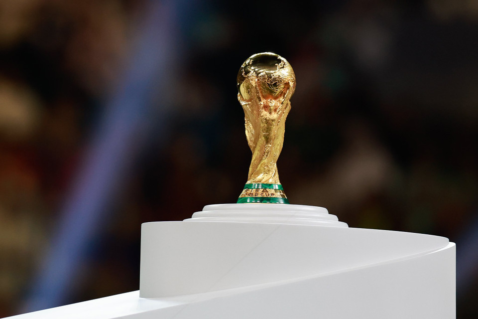 Đây cũng là lần thứ 3 trong lịch sử Argentina được chạm tay vào chiếc cúp vô địch World Cup sau các năm 1978 và 1986. (Ảnh: Hải An/Vietnam+)