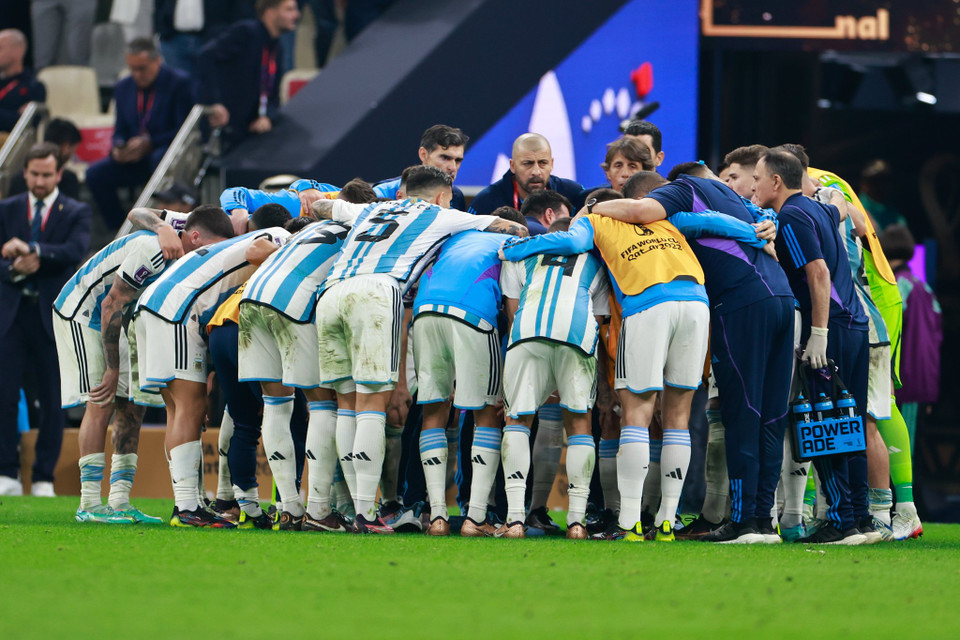 Lần thứ 2 ở giải đấu, Argentina phải giải quyết thắng thua trên chấm luân lưu.