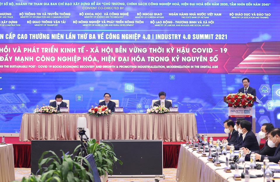 Quang cảnh phiên chính thức Diễn đàn cấp cao thường niên lần thứ ba về Công nghiệp 4.0. (Ảnh: Dương Giang/TTXVN)