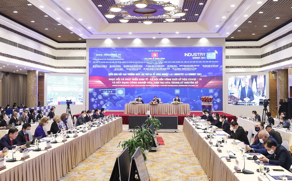 Quang cảnh phiên chính thức Diễn đàn cấp cao thường niên lần thứ ba về Công nghiệp 4.0. (Ảnh: Dương Giang/TTXVN)