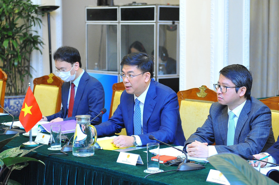 Thứ trưởng Ngoại giao Phạm Quang Hiệu phát biểu tại buổi đối thoại. (Ảnh: Minh Đức/TTXVN)