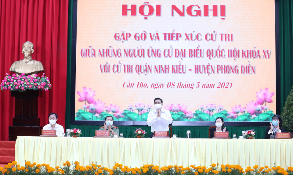 Thủ tướng Phạm Minh Chính tại buổi gặp gỡ, tiếp xúc cử tri. (Ảnh: Văn Điệp/TTXVN)