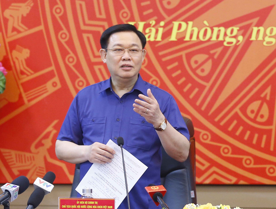 Chủ tịch Quốc hội Vương Đình Huệ phát biểu kết luận buổi làm việc. (Ảnh: Doãn Tấn/TTXVN)