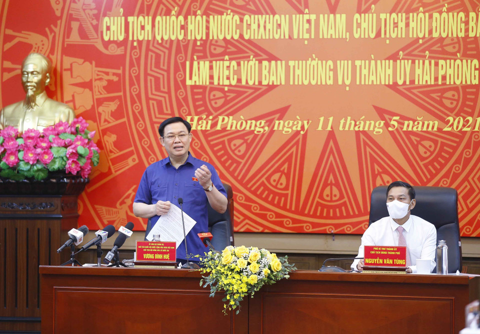 Chủ tịch Quốc hội Vương Đình Huệ phát biểu kết luận buổi làm việc. (Ảnh: Doãn Tấn/TTXVN)