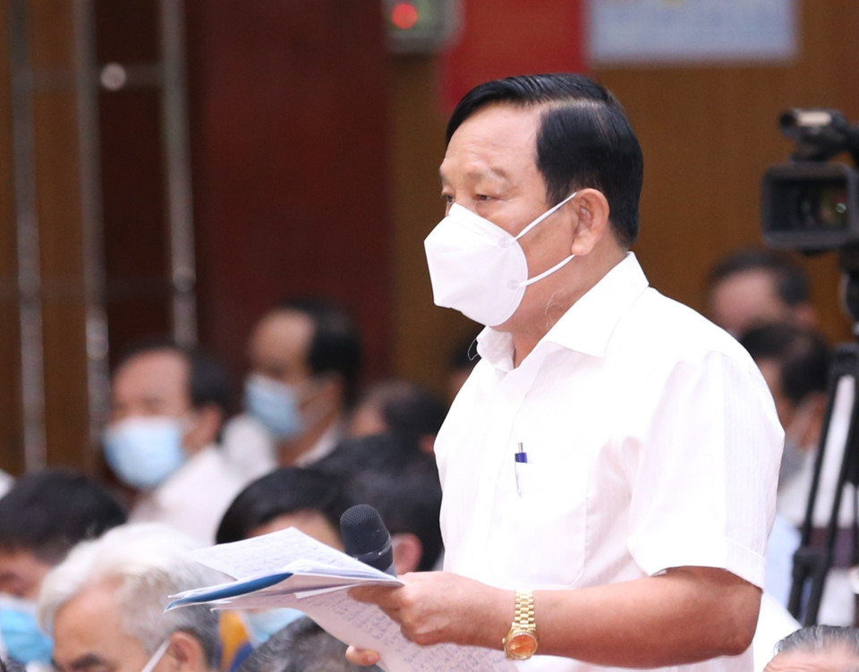 Cử tri Vũ Cao Quân phát biểu ý kiến. (Ảnh: Văn Điệp/TTXVN)