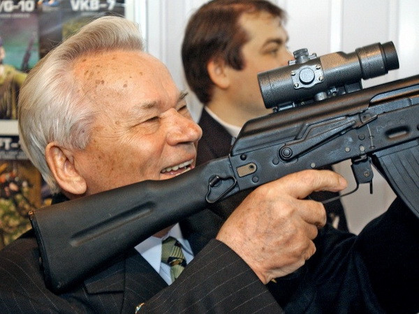 Công trình sư vũ khí cá nhân huyền thoại Mikhail Kalashnikov