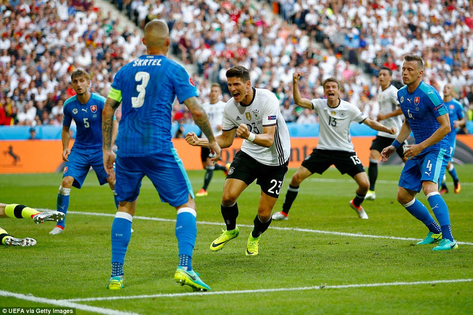 Nhưng phải đến phút 43 họ mới có bàn nhân đôi cách biệt.