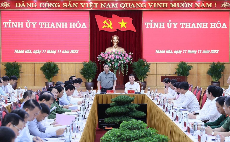 Thủ tướng Phạm Minh Chính làm việc với lãnh đạo chủ chốt tỉnh Thanh Hóa. (Ảnh: Dương Giang/TTXVN)
