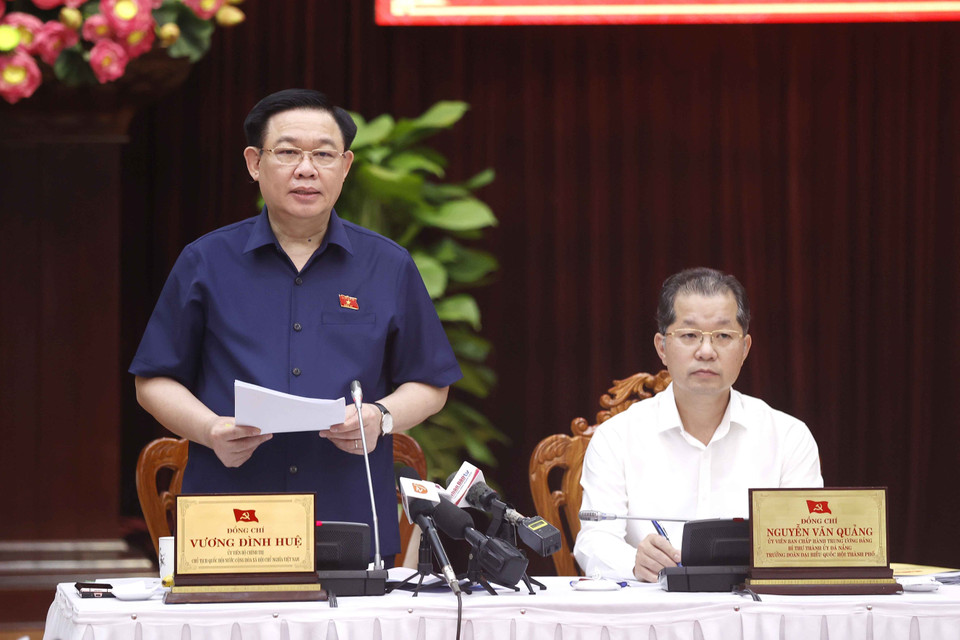 Chủ tịch Quốc hội Vương Đình Huệ đề nghị Đà Nẵng sớm có chương trình triển khai quy hoạch thành phố Đà Nẵng thời kỳ 2021-2030, tầm nhìn đến năm 2050 vừa được phê duyệt. (Ảnh: Doãn Tấn/TTXVN)