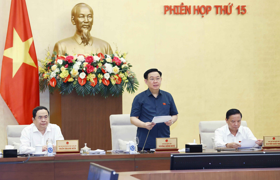 Sáng 12/9, tại Nhà Quốc hội, Chủ tịch Quốc hội Vương Đình Huệ phát biểu khai mạc Phiên họp thứ 15 của Ủy ban Thường vụ Quốc hội để tiến hành giám sát chuyên đề việc thực hiện các nghị quyết của Ủy ban Thường vụ Quốc hội về việc sắp xếp các đơn vị hành chính cấp huyện, cấp xã trong giai đoạn 2019-2021. (Ảnh: Doãn Tấn/TTXVN)