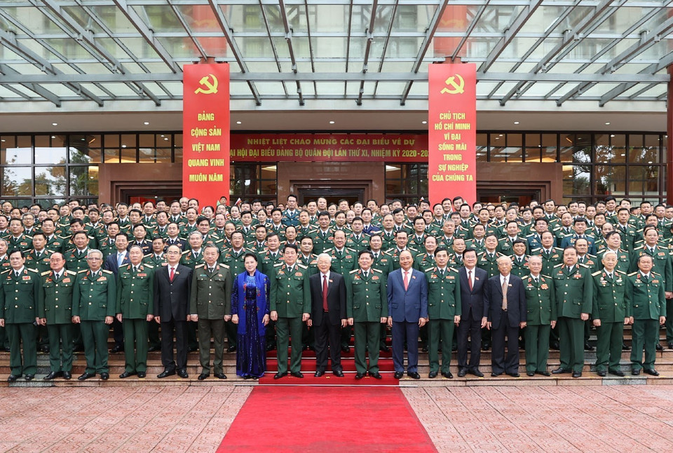 Tổng Bí thư, Chủ tịch nước, Bí thư Quân ủy Trung ương Nguyễn Phú Trọng và Thủ tướng Chính phủ Nguyễn Xuân Phúc, Chủ tịch Quốc hội Nguyễn Thị Kim Ngân và các đại biểu dự Đại hội. (Ảnh: Trí Dũng/TTXVN) a