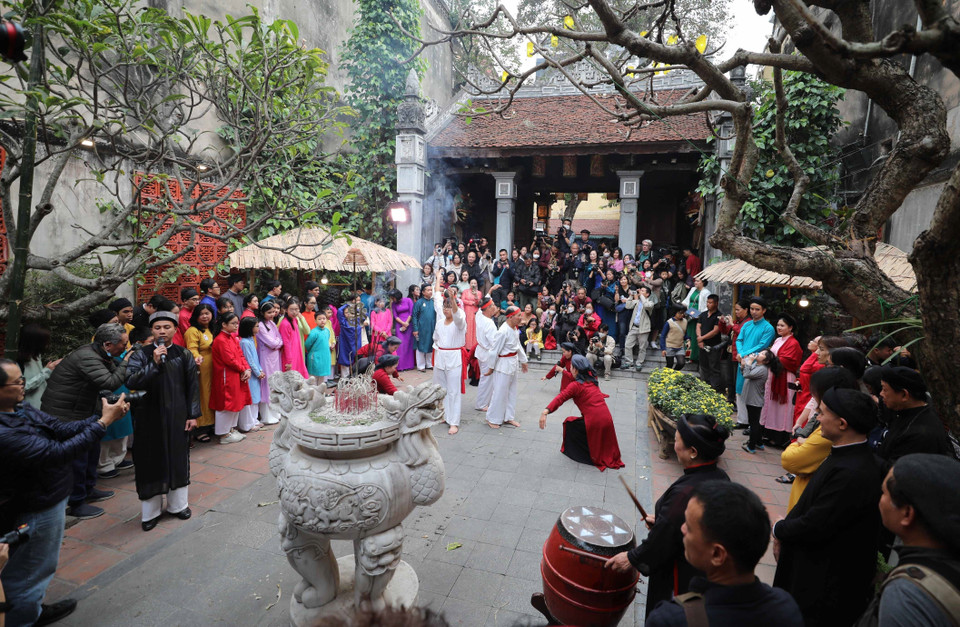 Biểu diễn hát Xoan của đoàn nghệ nhân phường An Thái (Phú Thọ). (Ảnh: Thanh Tùng/TTXVN)