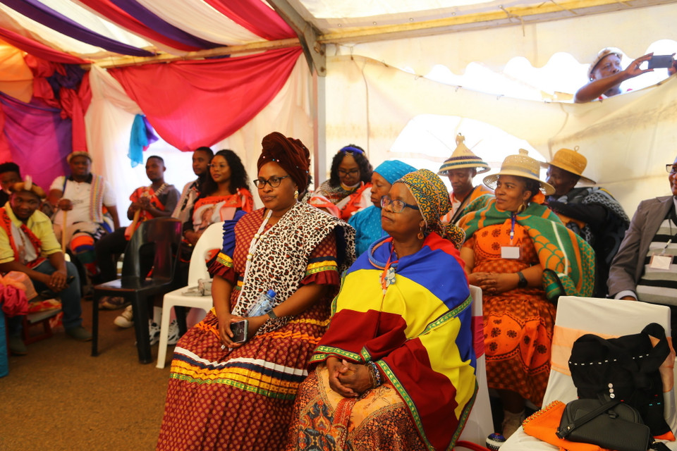 Lễ đăng quang có sự tham dự của hàng trăm thành viên các hoàng tộc của các dân tộc khác nhau tại Nam Phi như Zulu, Xhosa, Swatini, Lesotho... (Ảnh: Hồng Minh/TTXVN)