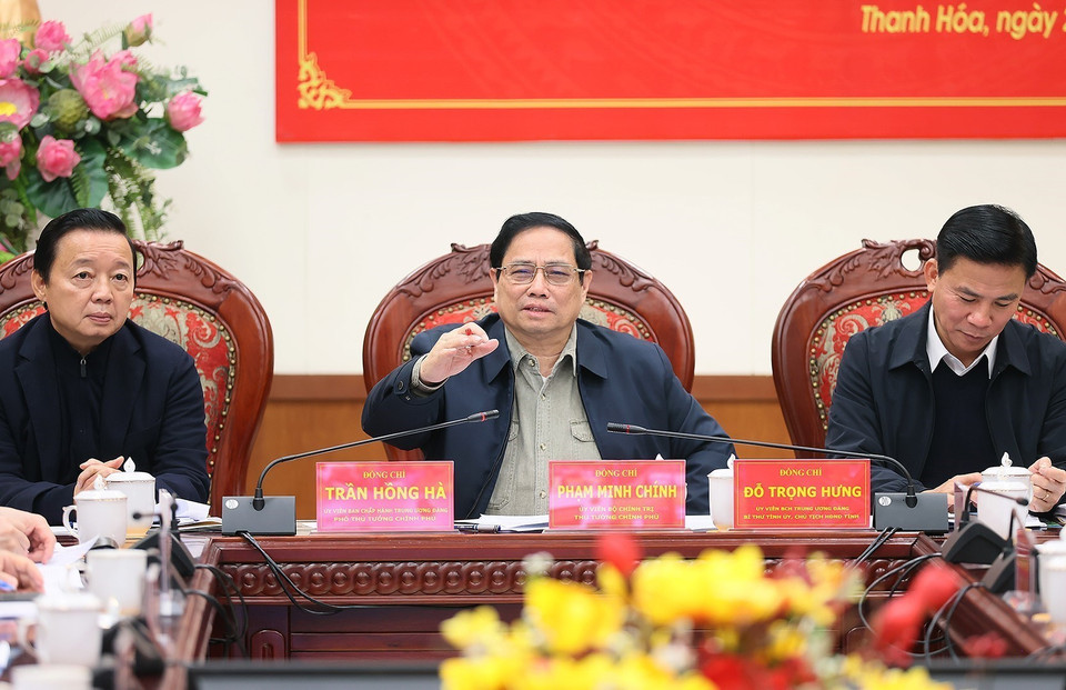 Thủ tướng Phạm Minh Chính chủ trì họp triển khai Dự án đường dây 500 kV mạch 3 Quảng Trạch/Phố Nối. (Ảnh: Dương Giang/TTXVN)