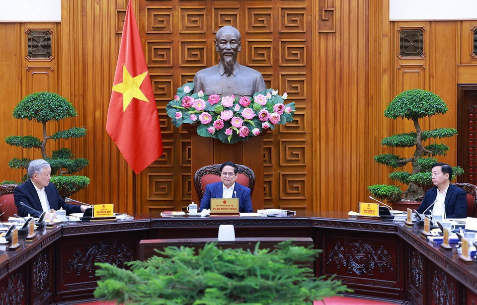 Thủ tướng Phạm Minh Chính chủ trì Phiên họp lần thứ hai về sắp xếp, tinh gọn bộ máy của Chính phủ. (Ảnh: Dương Giang/TTXVN)