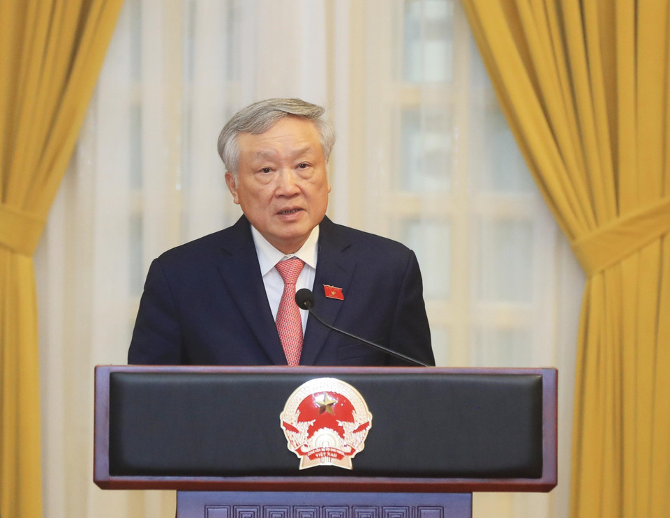 Thay mặt các đồng chí được bổ nhiệm, Phó Thủ tướng Nguyễn Hòa Bình phát biểu nhận nhiệm vụ. (Ảnh: Lâm Khánh/TTXVN)