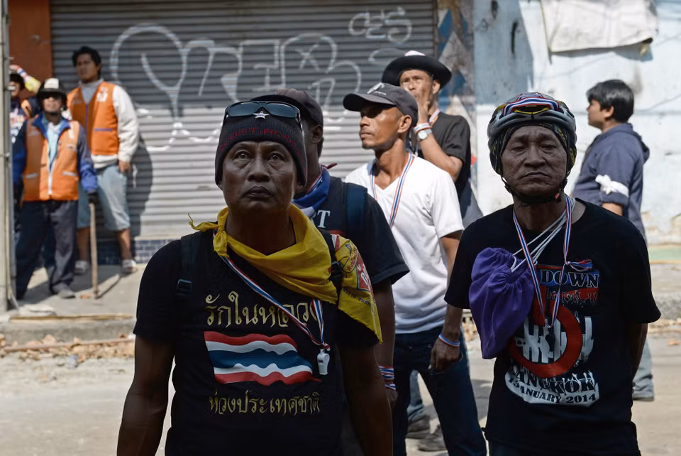 Người biểu tình chống Chính phủ tại Bangkok ngày 17/1. (Ảnh: AFP/TTXVN)
