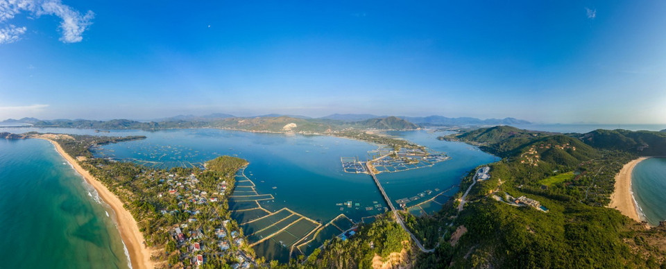 Đầm Cù Mông, thị xã Sông Cầu, Phú Yên. (Ảnh: Châu Đạo Cường/TTXVN phát)