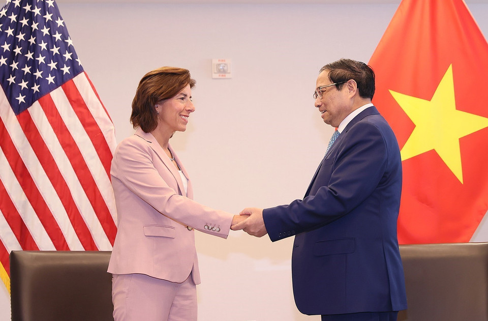 Thủ tướng Phạm Minh Chính tiếp Bộ trưởng Thương mại Hoa Kỳ Gina Raimondo. (Ảnh: Dương Giang/TTXVN)