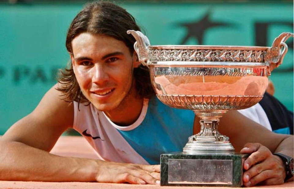 Roland Garros 2007: Nadal đánh bại Roger Federer 6-3, 4-6, 6-3, 6-4.