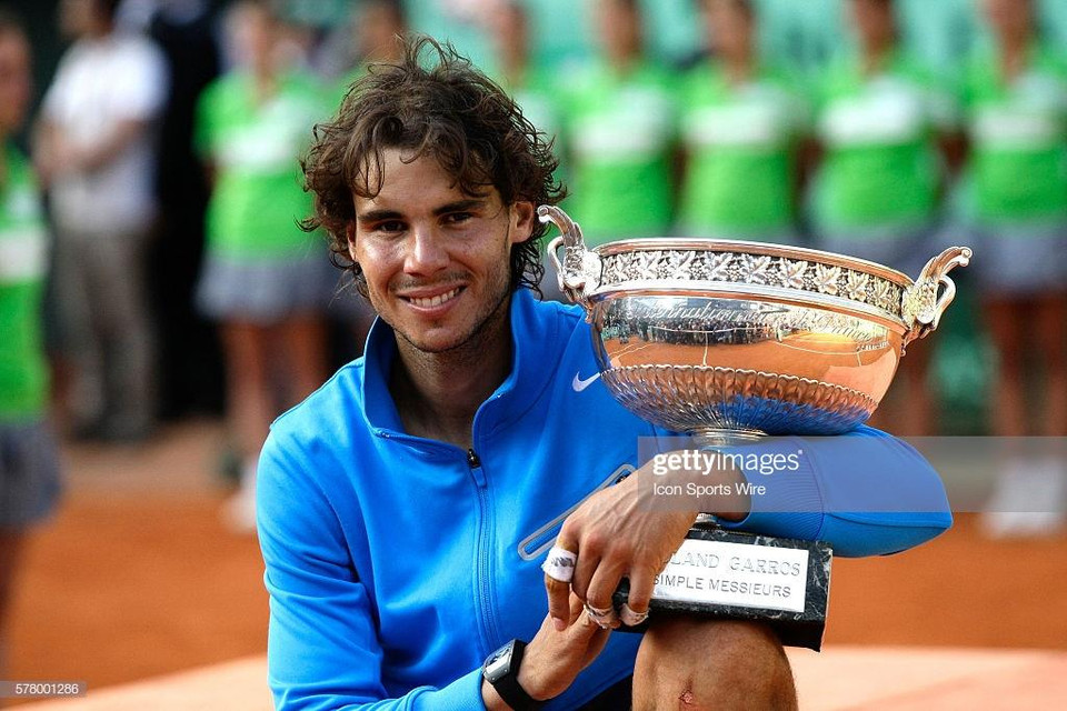 Roland Garros 2011: Nadal hạ Roger Federer 7-5, 7-6, 5-7, 6-1.