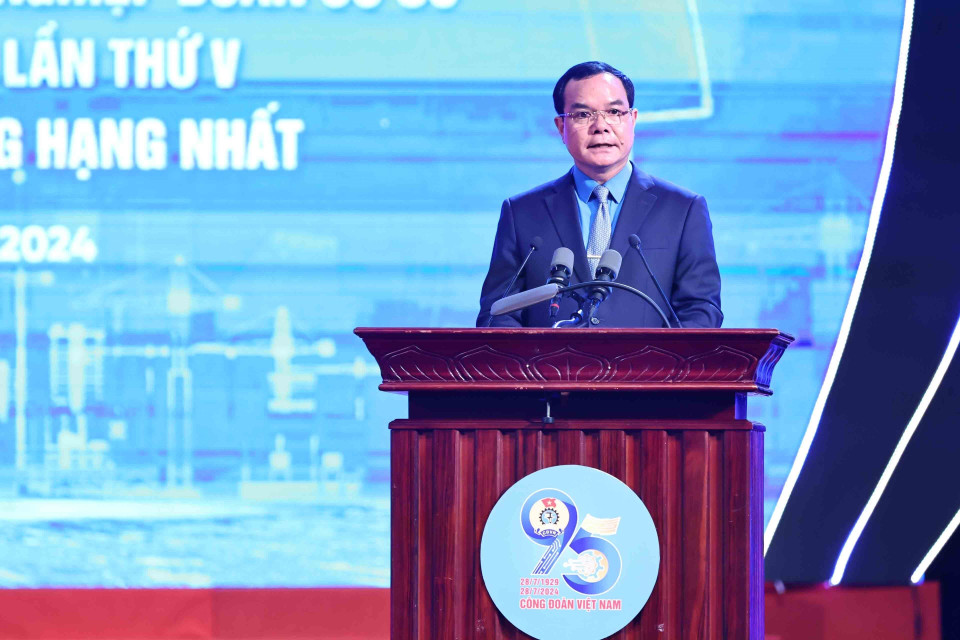 Chủ tịch Tổng Liên đoàn Lao động Việt Nam Nguyễn Đình Khang phát biểu. (Ảnh: Minh Đức/TTXVN)