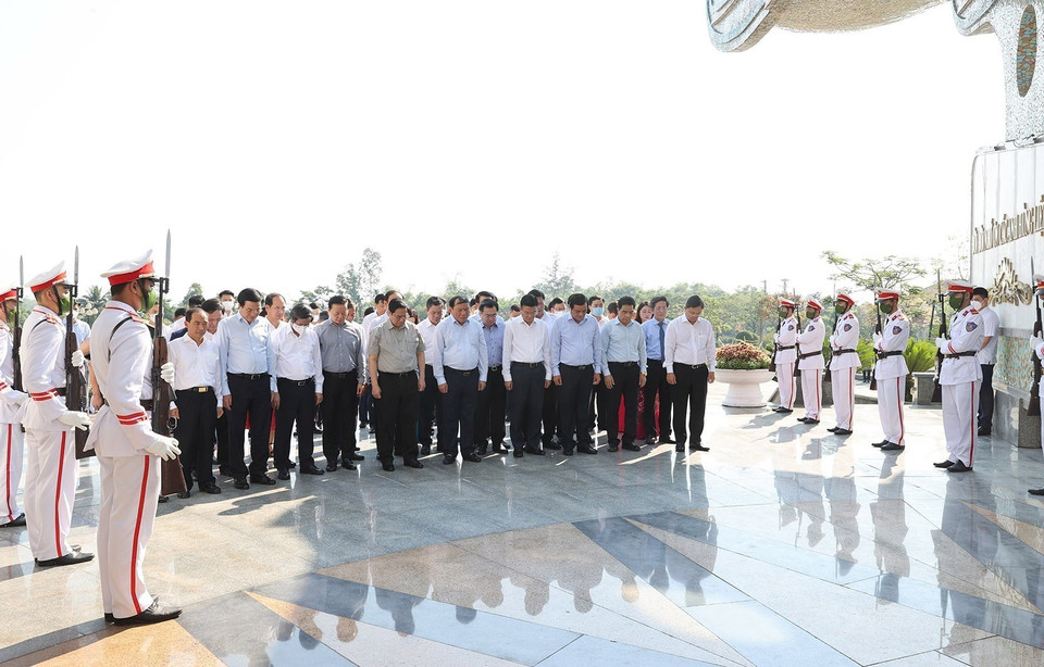 Giây phút tưởng niệm. (Ảnh: Dương Giang/TTXVN)