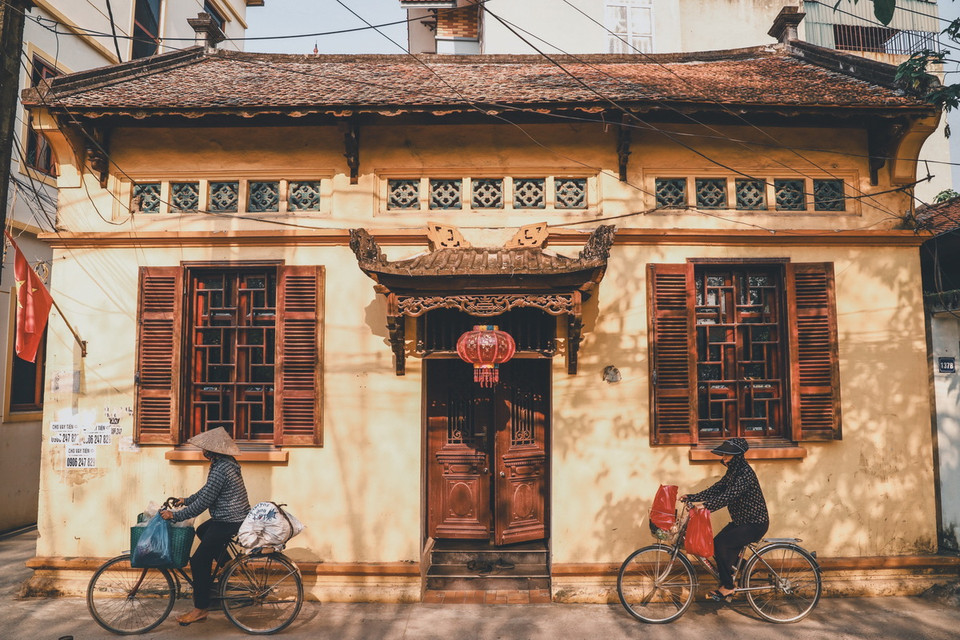 Vào thập kỷ 90, làng Cự Đà có 255 nhà cổ, trong đó có khoảng 15-20 nhà theo kiến trúc Pháp, còn lại là cổ Việt. Trải qua nhiều biến cố lịch sử cùng sự phát triển của đô thị, con số này giảm đi đáng kể, còn lại khoảng 55 ngôi nhà cổ. (Ảnh: Vân Chi/TTXVN phát)