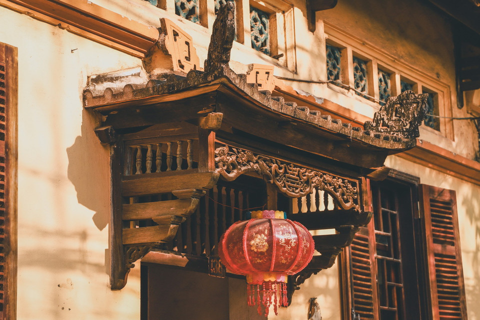 Sự kết hợp hoa văn kiến trúc Pháp thanh lịch và những họa tiết đậm chất làng Việt truyền thống. (Ảnh: Vân Chi/TTXVN phát)