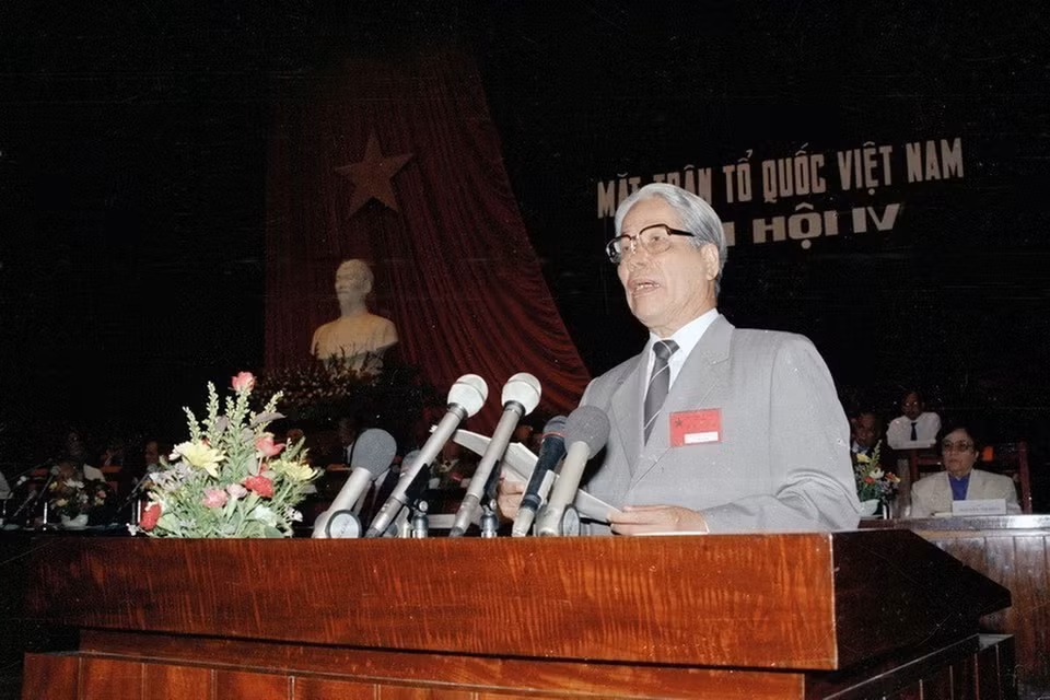 Tổng Bí thư Đỗ Mười phát biểu tại phiên khai mạc Đại hội đại biểu Mặt trận Tổ quốc Việt Nam lần thứ IV, được tổ chức từ ngày 17-19/8/1994, tại Hà Nội. (Ảnh: Minh Điền/ TTXVN)