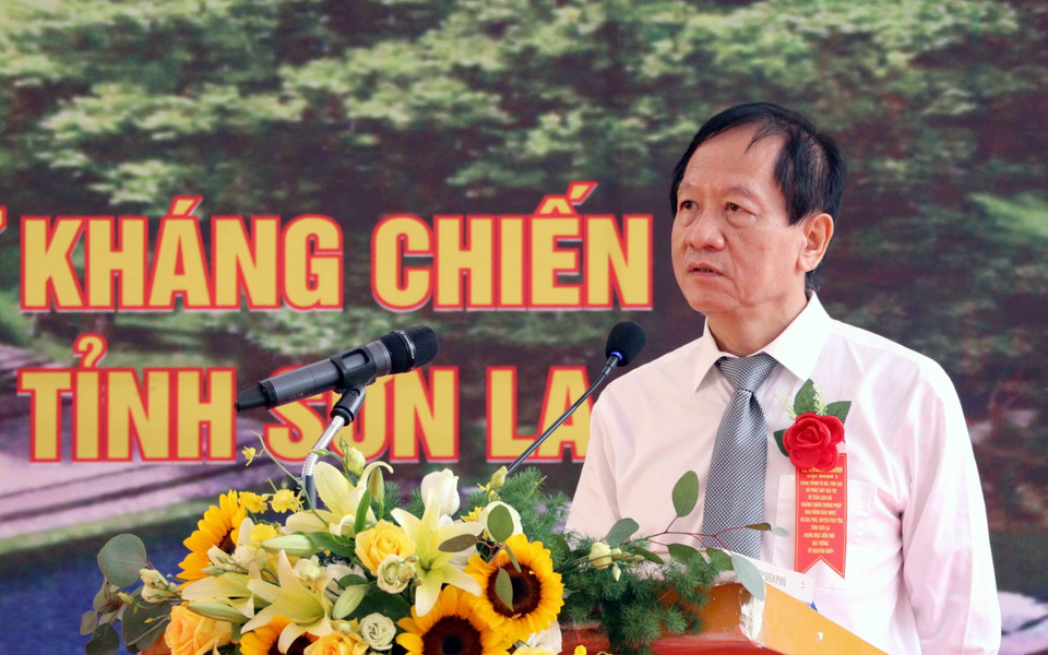 Ông Võ Hồng Nam, con trai Đại tướng Võ Nguyên Giáp phát biểu tại buổi lễ. (Ảnh: Quang Quyết-TTXVN)