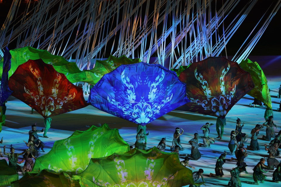 Chương trình nghệ thuật sống động, hiện đại tại Lễ Khai mạc SEA Games 32. (Ảnh: Minh Quyết/TTXVN)